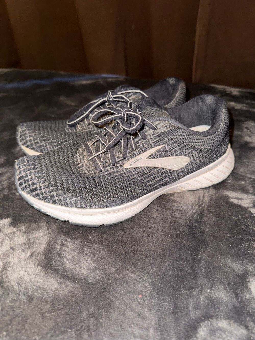 Brooks running shoes size 7.5